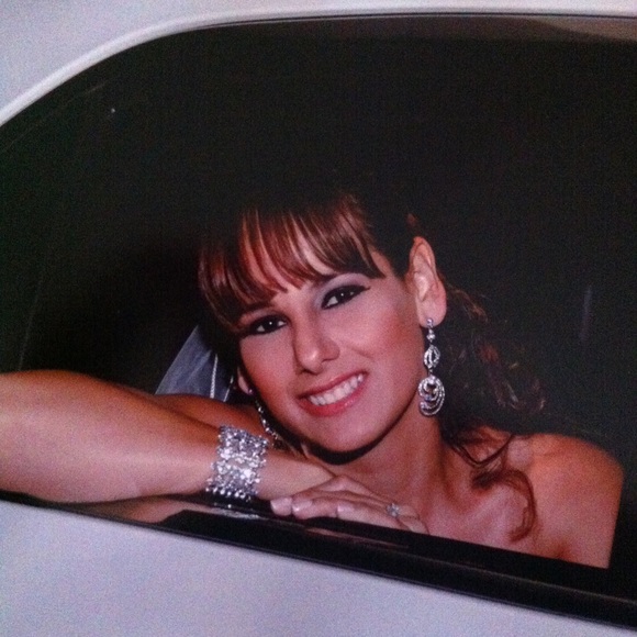 Meet your Posher, Farrah - Picture 1 of 1